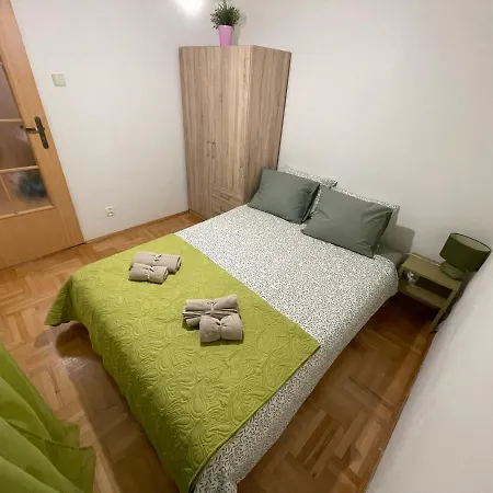 Hostel Do Wynajęcia - Podwisłocze 8a *