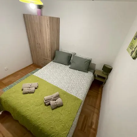 Hostel Do Wynajęcia - Podwisłocze 8a
