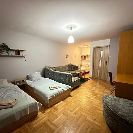 Hostel Do Wynajecia - Podwislocze 8a Rzeszow