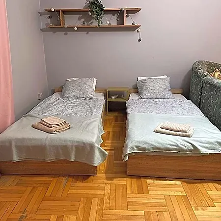 Hostel Do Wynajęcia - Podwisłocze 8a *