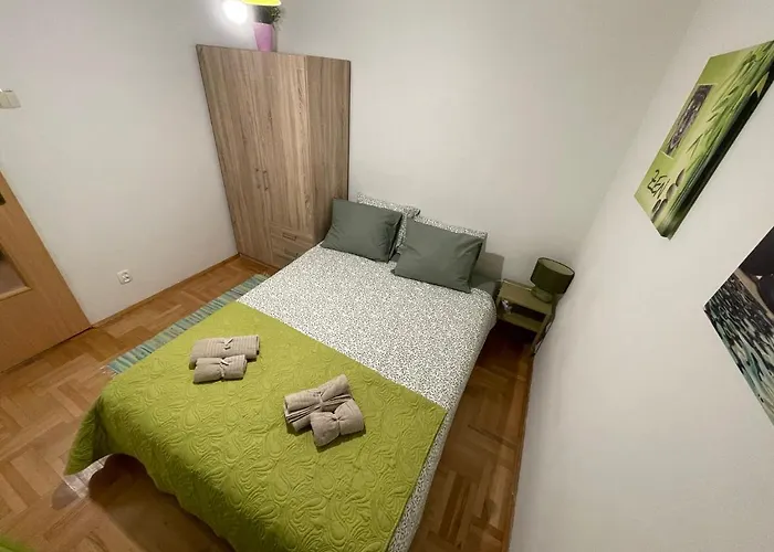 Hostel Do Wynajecia - Podwislocze 8a